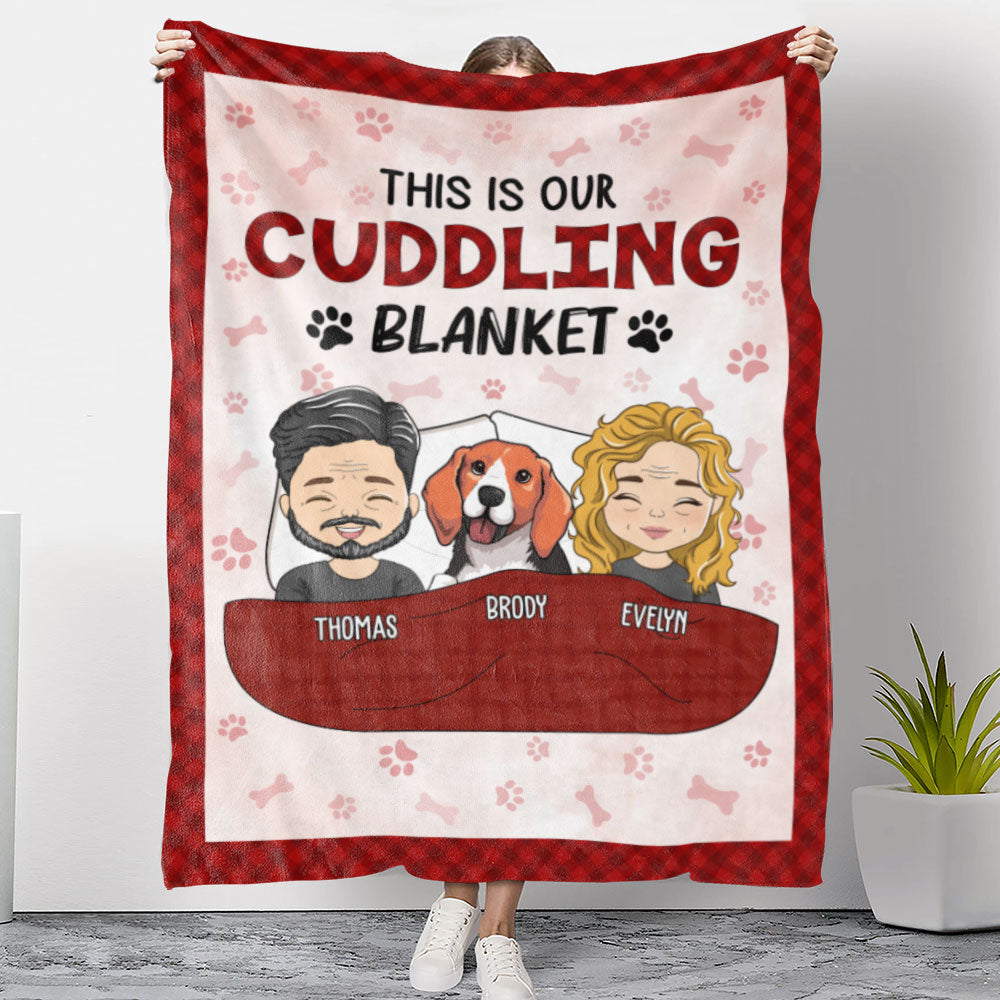 Personalized Couple & Pet Cuddling Fleece Blanket - Custom Gift for Couples & Pet Lovers - Personalize Memories